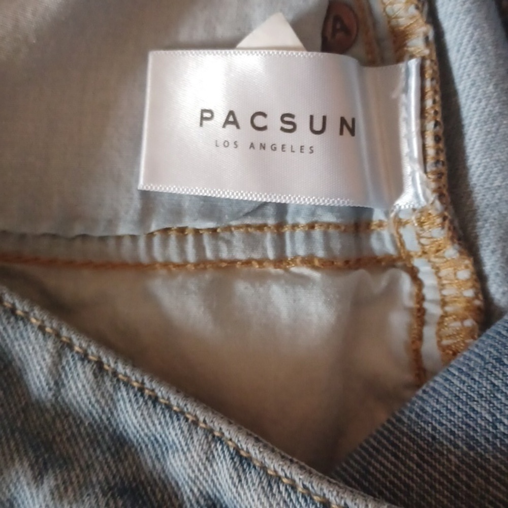 PACSUN lightwash Mom jeans. Size 28.Great used condition,  no flaws. - Picture 11 of 13